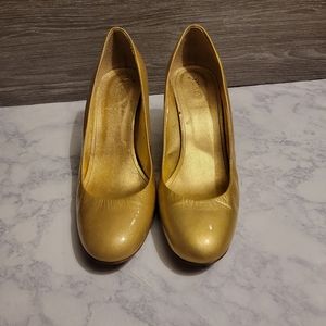 J crew Juliet gold pumps